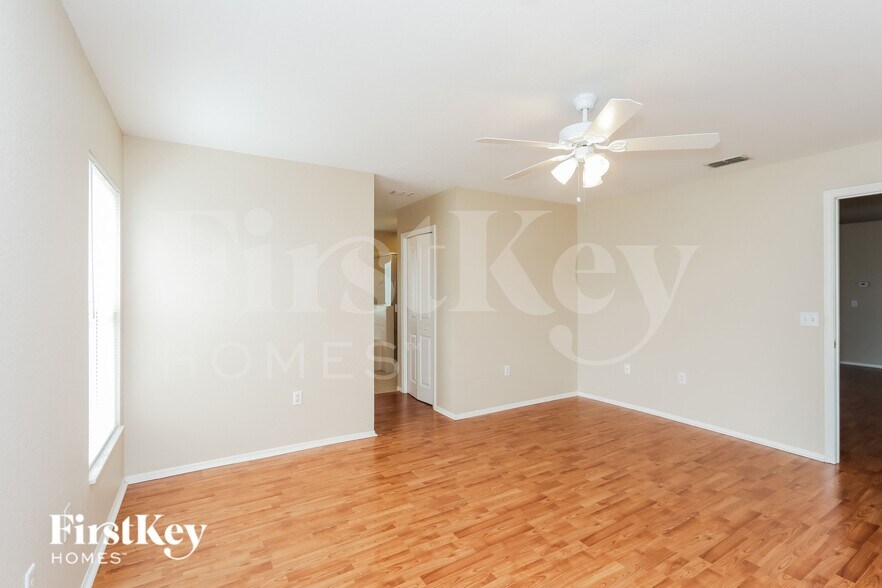 Building Photo - 8211 Westmont Terrace Dr