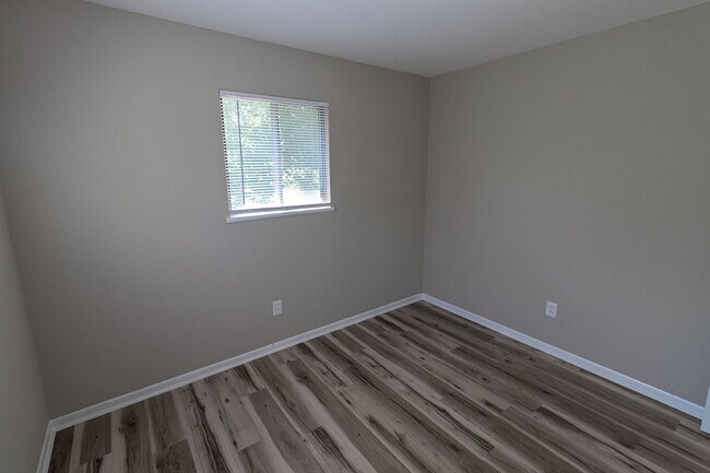 Building Photo - 3415 Balboa Ln