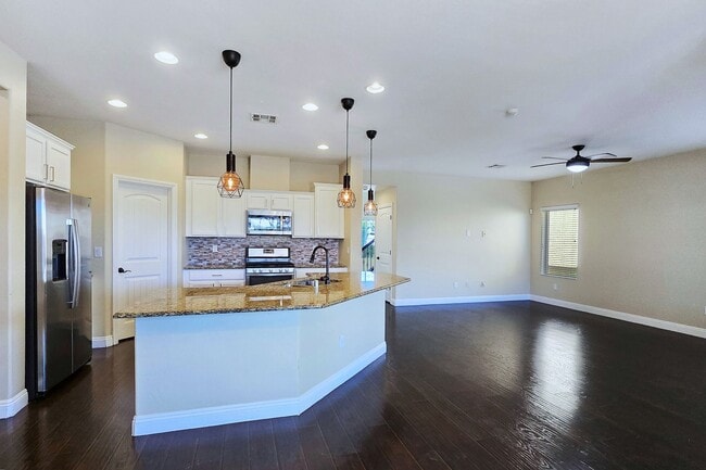 Building Photo - 10667 Harvest Green Way