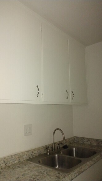 Building Photo - 11290 Ohio Ave