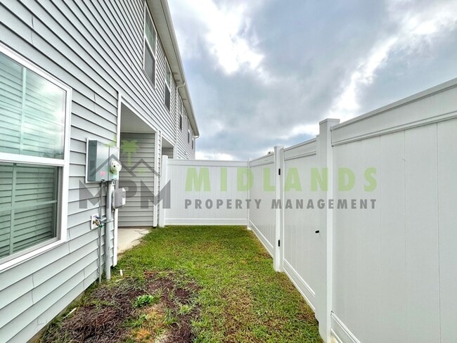 Building Photo - 1221C Champions Rest