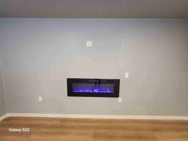 Building Photo - 4 Bedroom Greenville