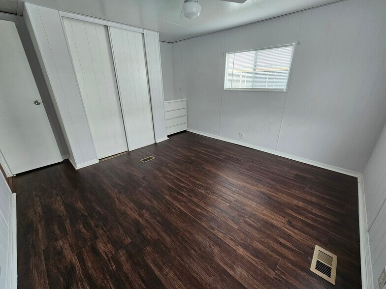 Building Photo - 14342 Starcross St