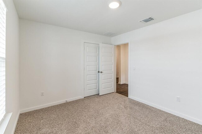 Building Photo - 309 Pedernales Ln