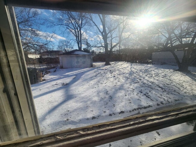 Building Photo - 8235 W Summerdale Ave