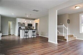 Building Photo - 1350 W 38th St