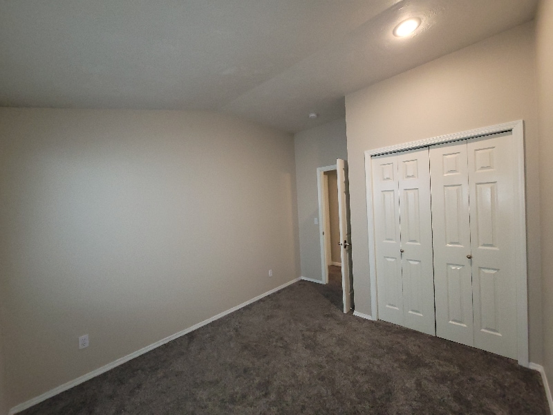 Building Photo - 5617 SW Windflower Dr