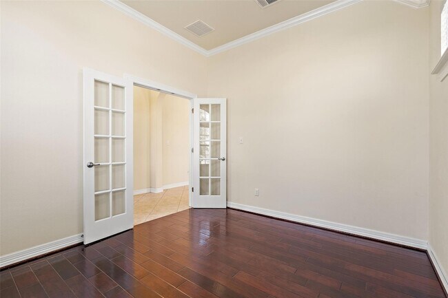 Building Photo - 8704 Old Corral Cove