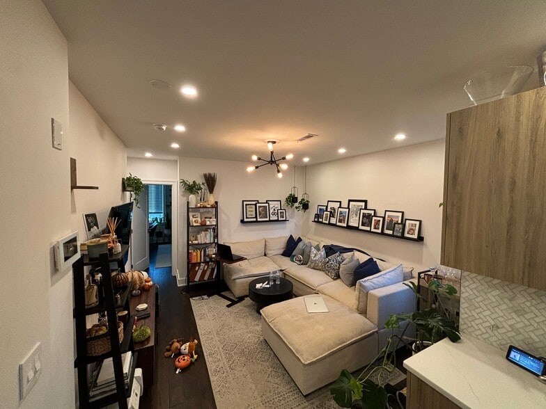 Living Room - 623 Fitzwater St