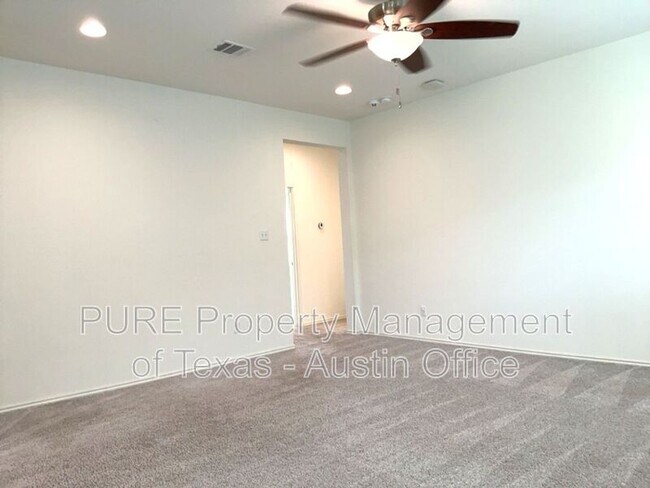 Building Photo - 2305 Twisted Willow Ln