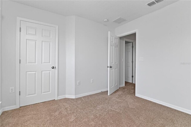 Building Photo - 2913 Windmill Dr