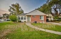 Building Photo - Martin Triplex