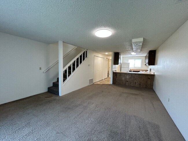 Building Photo - 846 Homedale Rd