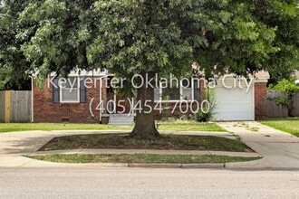 Building Photo - 1622 W Britton Rd