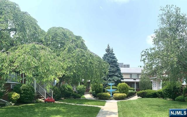Primary Photo - 1319 Anderson Ave Ave