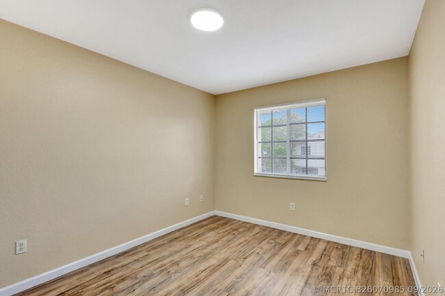Building Photo - 1302 Lucaya Dr
