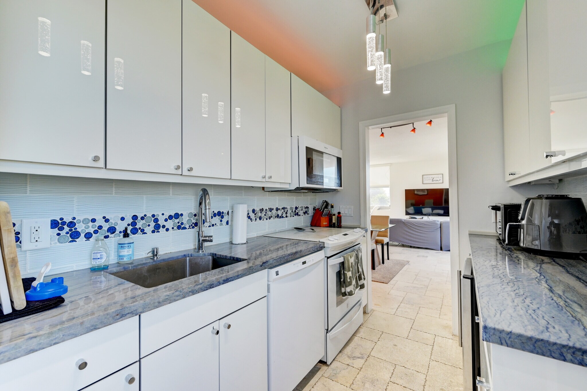 Building Photo - 888 Intracoastal Dr