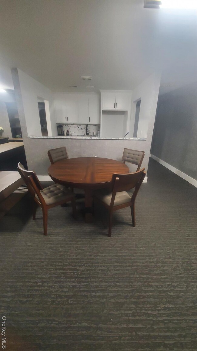 Building Photo - 702 Kennedy Dr