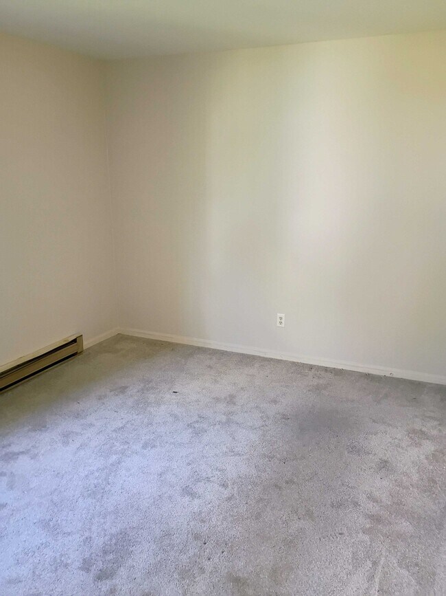 Building Photo - 1120 Minns Dr