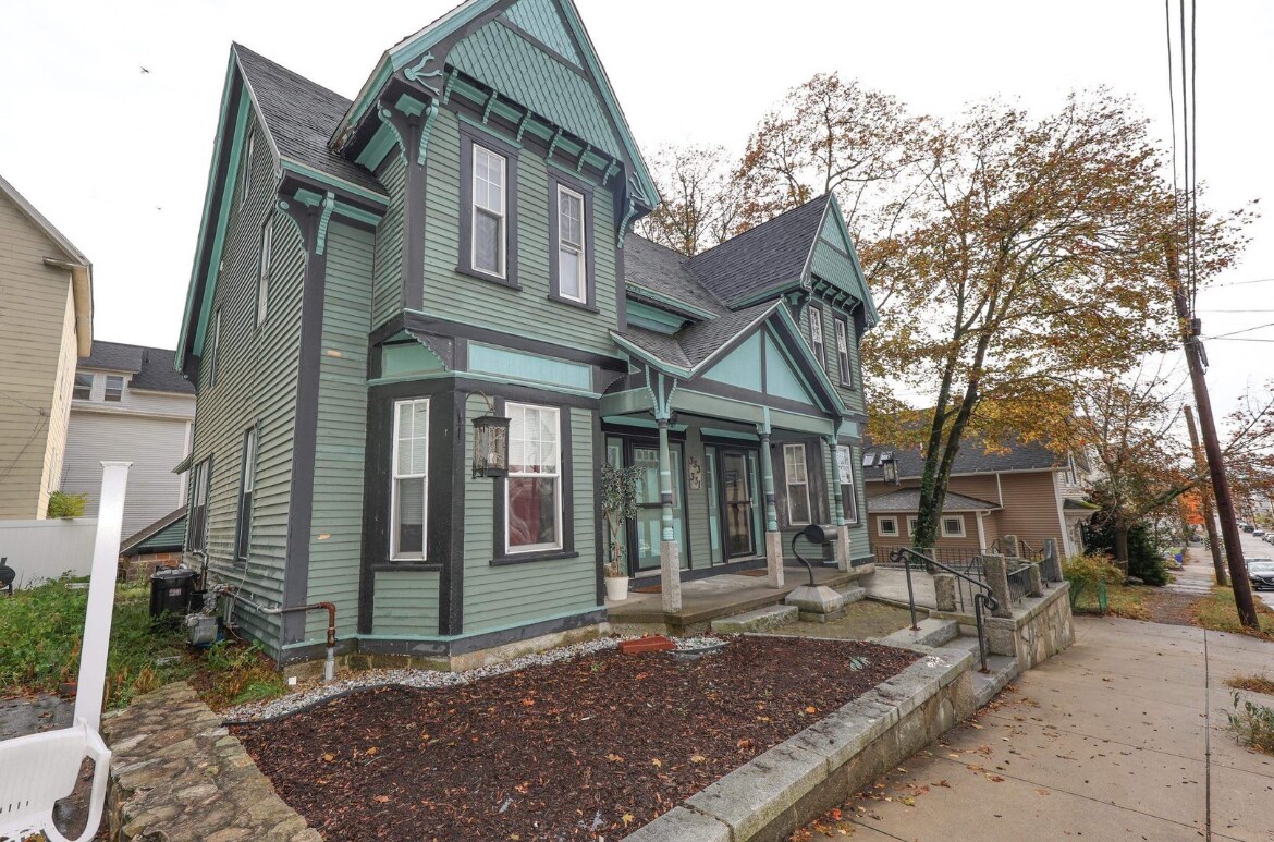 Building Photo - 331 E High St