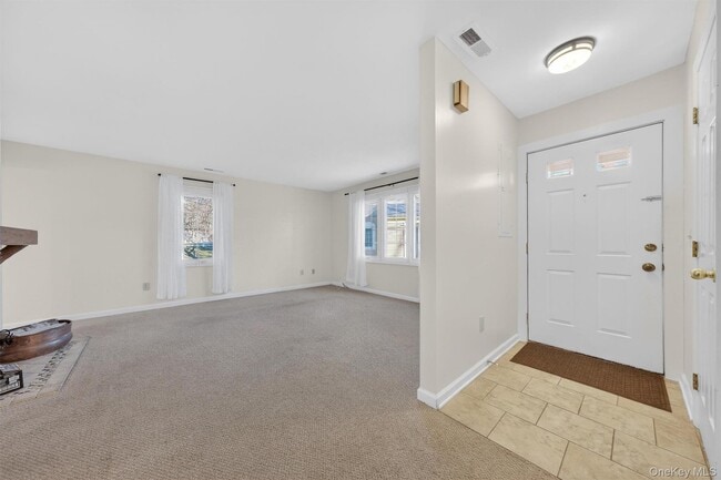 Building Photo - 1306 Nutmeg Dr