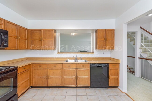 Building Photo - 29 S Floyd St