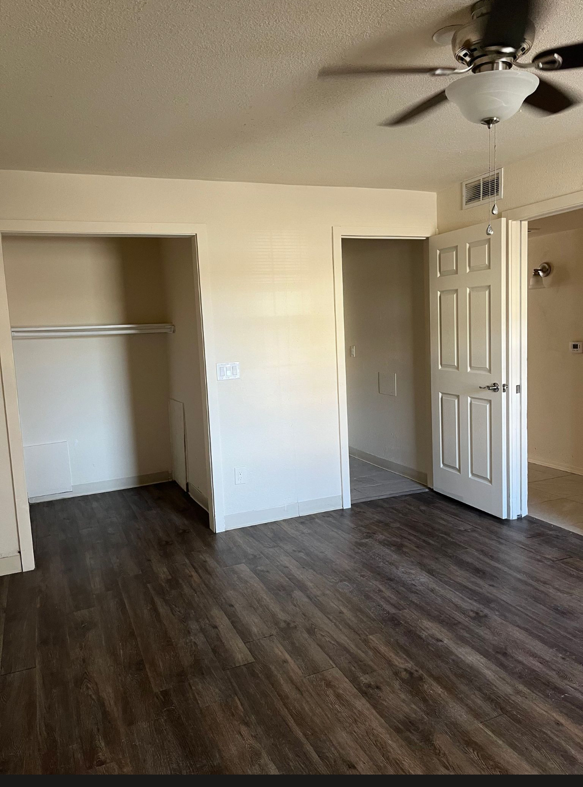 Main bedroom with half bath - 401 12th Ave SE # 306