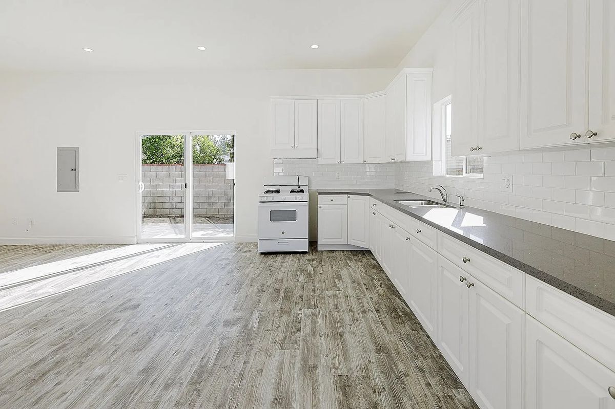 Building Photo - 9958 Marklein Ave