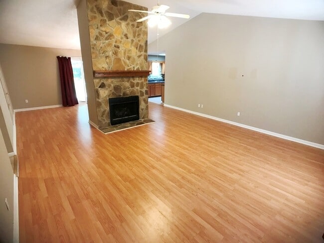 Building Photo - Ranch Home - 3BR/2BA - Powder Springs