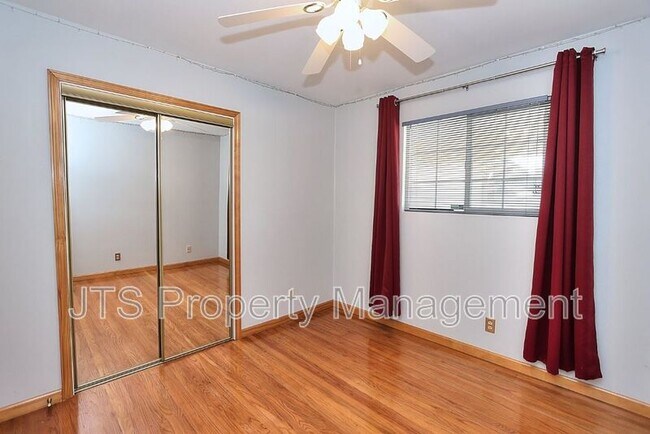 Building Photo - 2128 W La Loma Dr