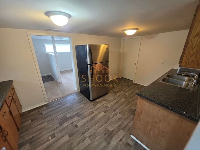 Building Photo - CENTRALLY LOCATED COZY 3 BR HOME