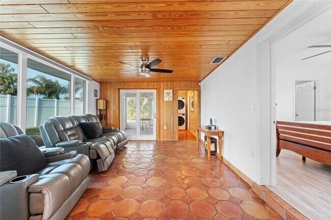 Building Photo - 1841 Buccaneer Dr
