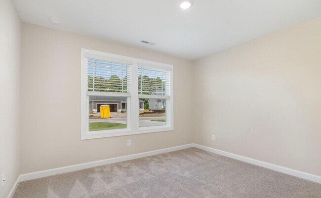 Building Photo - 210 Maxwell Farm Ln