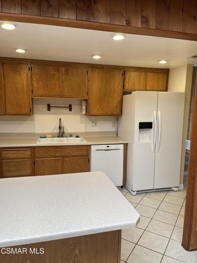 Building Photo - 636 Malaga Ct