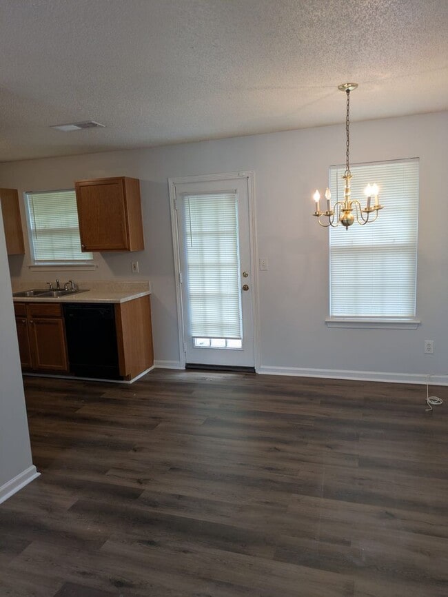 Building Photo - 6730 Pole Creek Dr