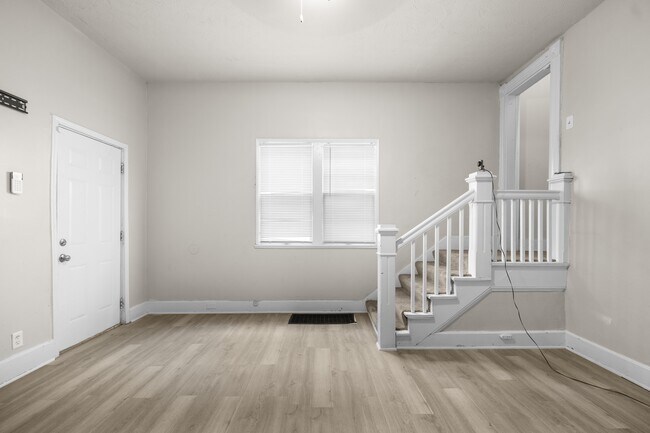 Building Photo - 1211 W 30th St