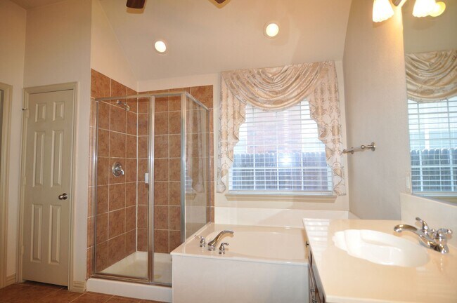 Building Photo - Stunning 4-2-2 in Ft. Worth – Keller ISD!
