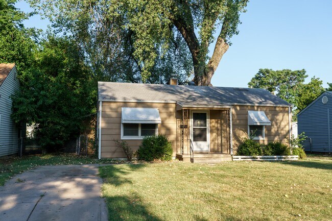 Building Photo - 1312 S Fern St