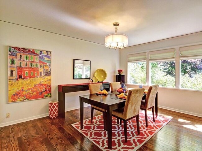 Building Photo - Charming Land Park Home. Modern Comfort Me...