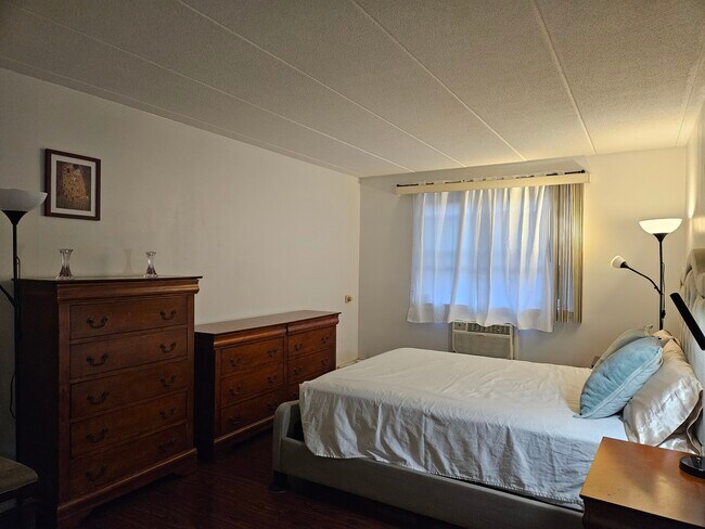 Building Photo - 27 Northill St