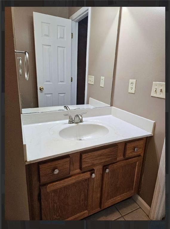 Building Photo - 2539 Oakridge Pl