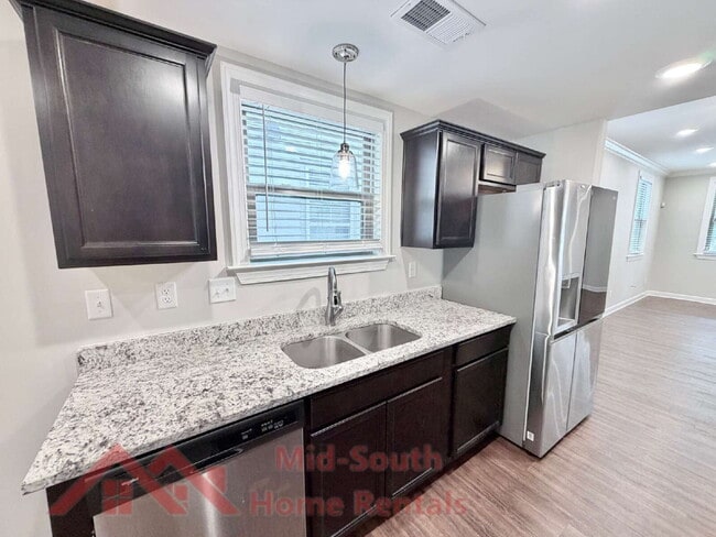 Building Photo - 82 N Rembert St