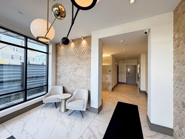 Building Photo - 214 Market St