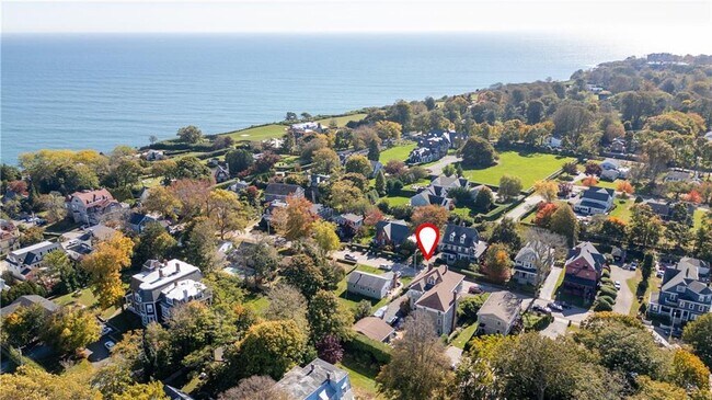 Building Photo - 14 Dresser St