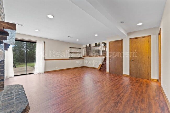 Building Photo - 27W181 Jewell Rd