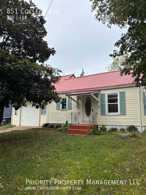 Primary Photo - 851 College Ave