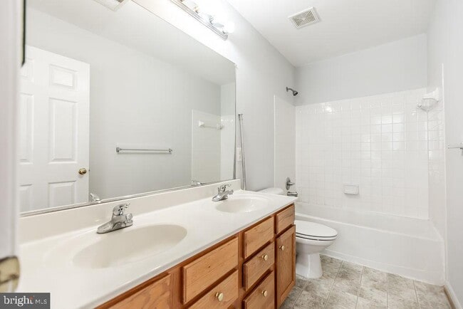 Building Photo - 12075 Serenity Pl