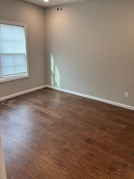 Building Photo - 233 Cherokee Dr