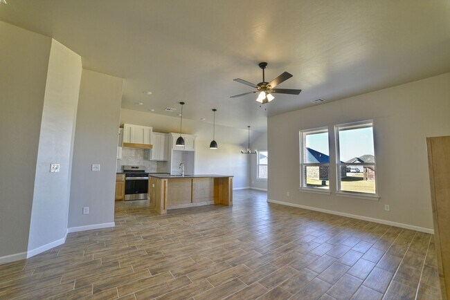 Building Photo - Brand New Home In Washington!