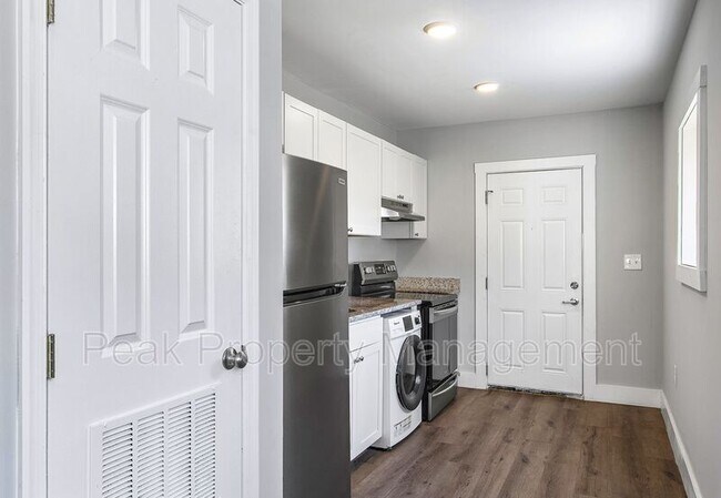 Building Photo - 1618 Maury St